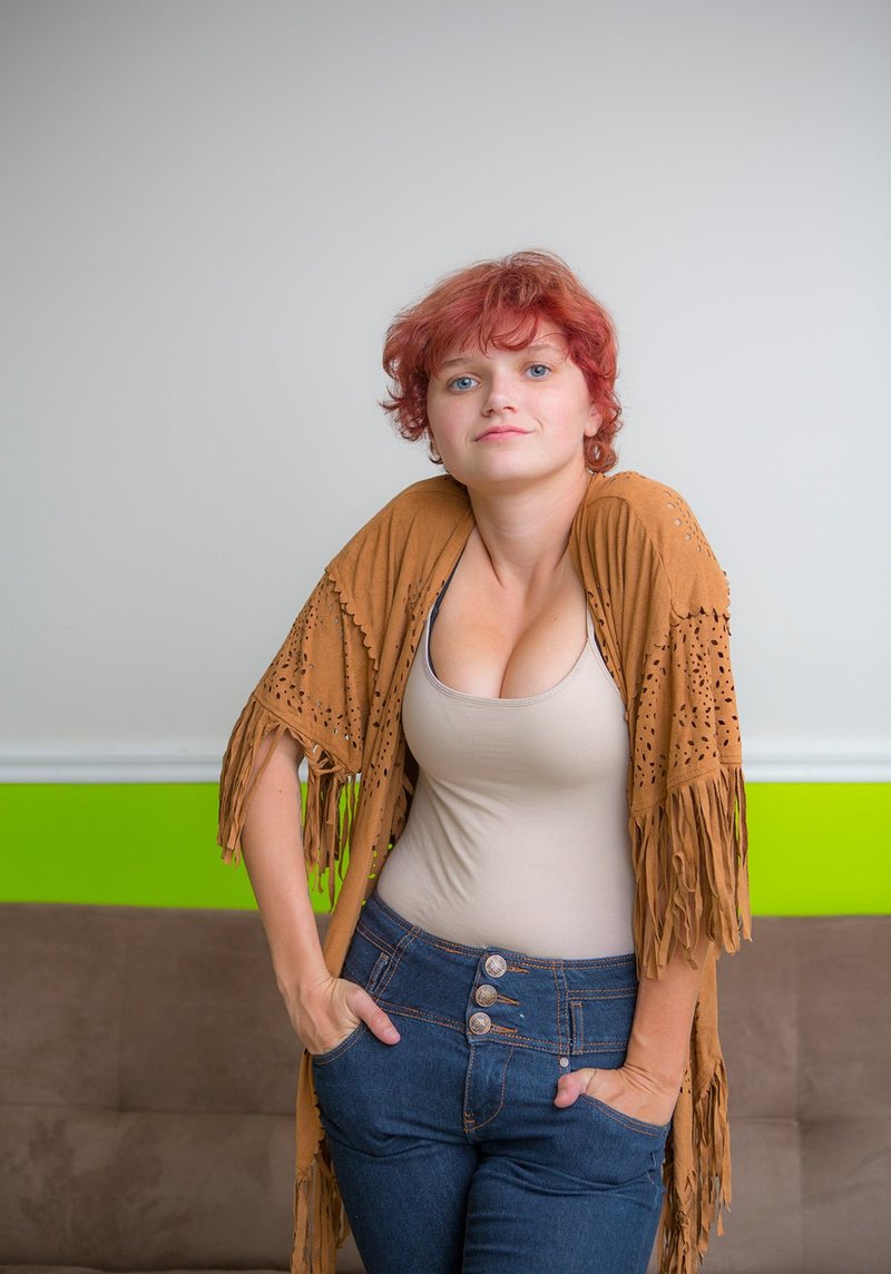 Злата, 24